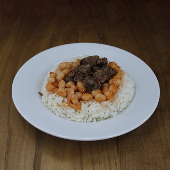 Pilav &uuml;st&uuml; kavurma ve kuru fas&uuml;lye